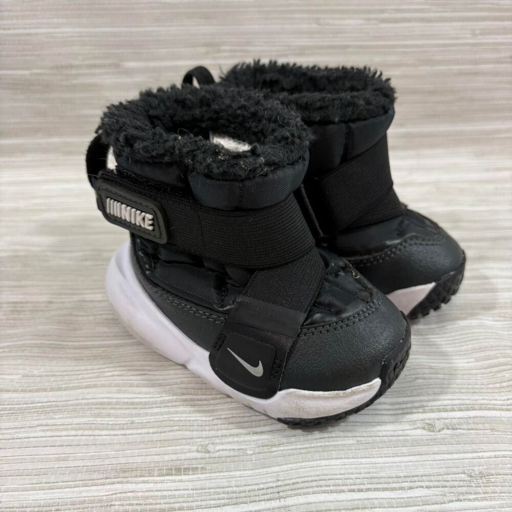 NIKE INFANT 4 Winter boots black and white